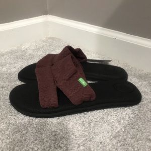 | Sanuk | Yoga Mat Capri Knit Sandals 8